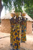 21: Peul women in Alambare market